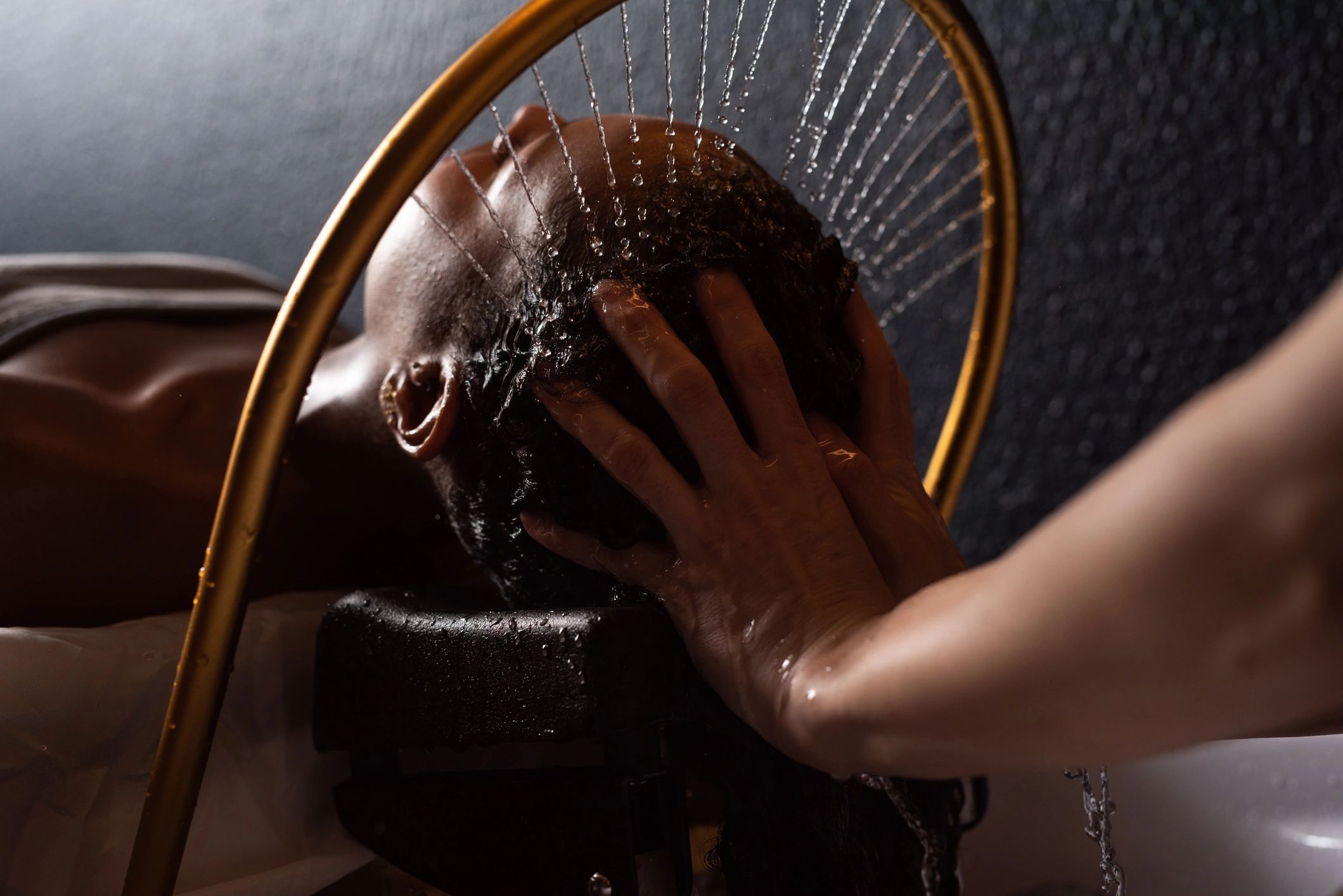Relaxing salon hair treatment and head wash service